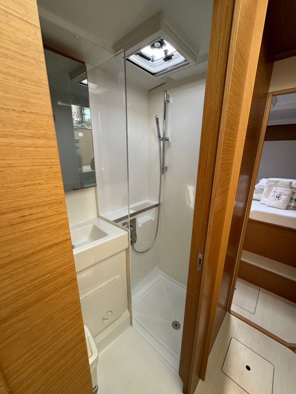 Image of White Ivy yacht #8