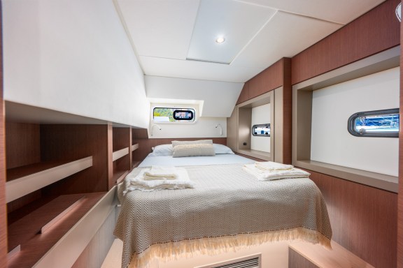 Image of La Brise yacht #18