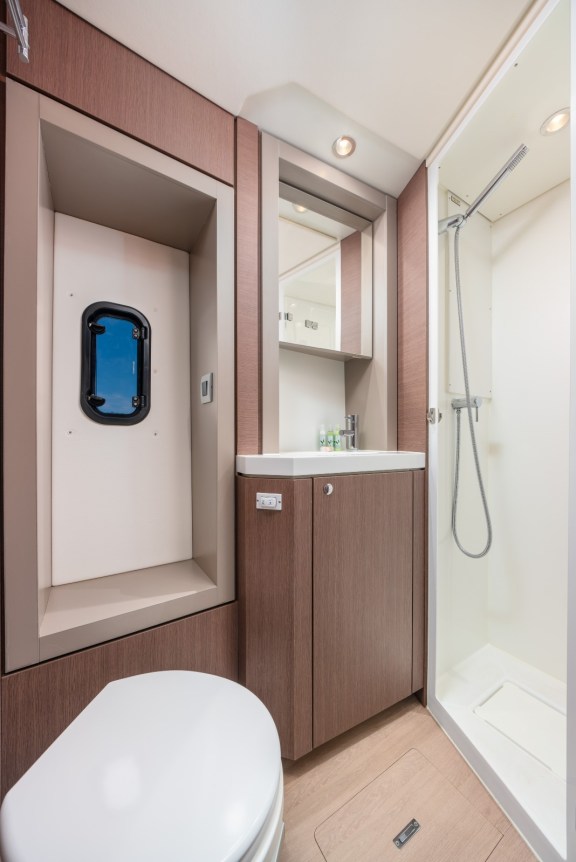 Image of La Brise yacht #19