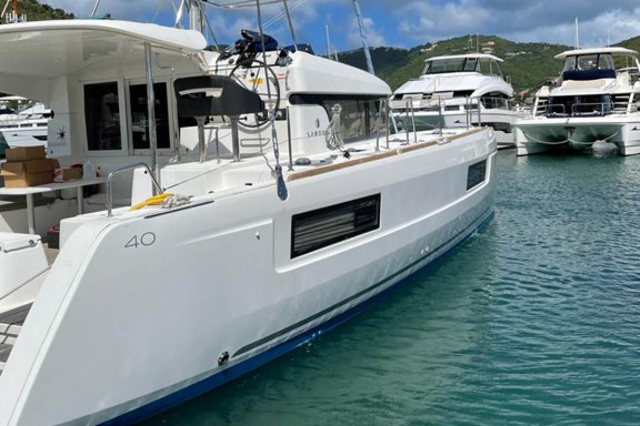 Image of Queen Marry II yacht #5