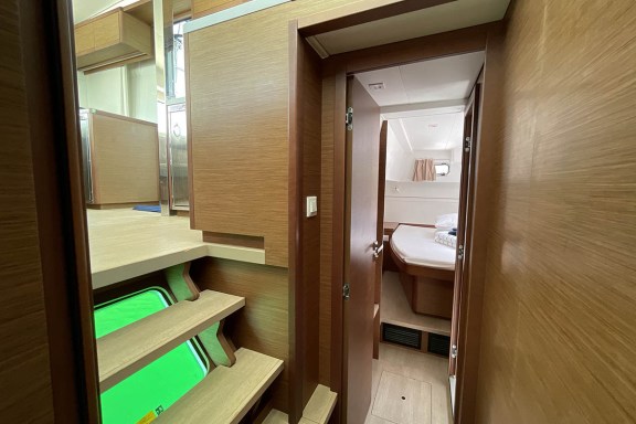 Image of Queen Marry II yacht #30