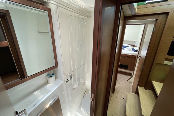 Image of Queen Marry II yacht #34