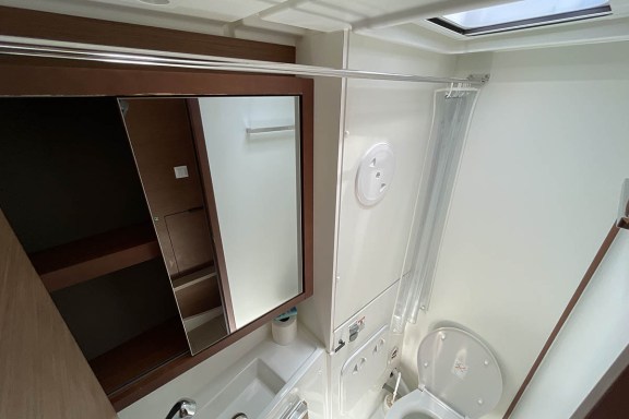 Image of Queen Marry II yacht #38
