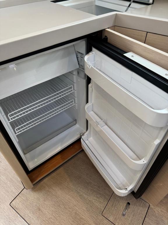 Image of Anse Soleil yacht #9