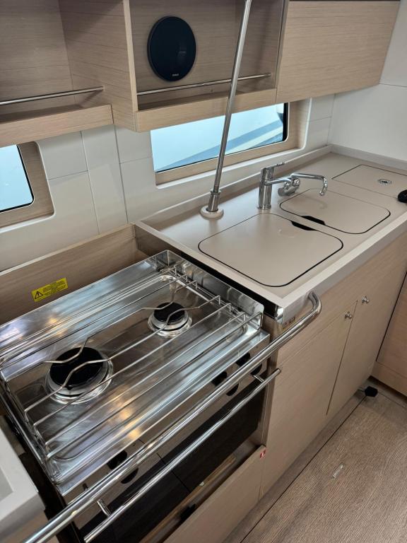 Image of Anse Soleil yacht #11