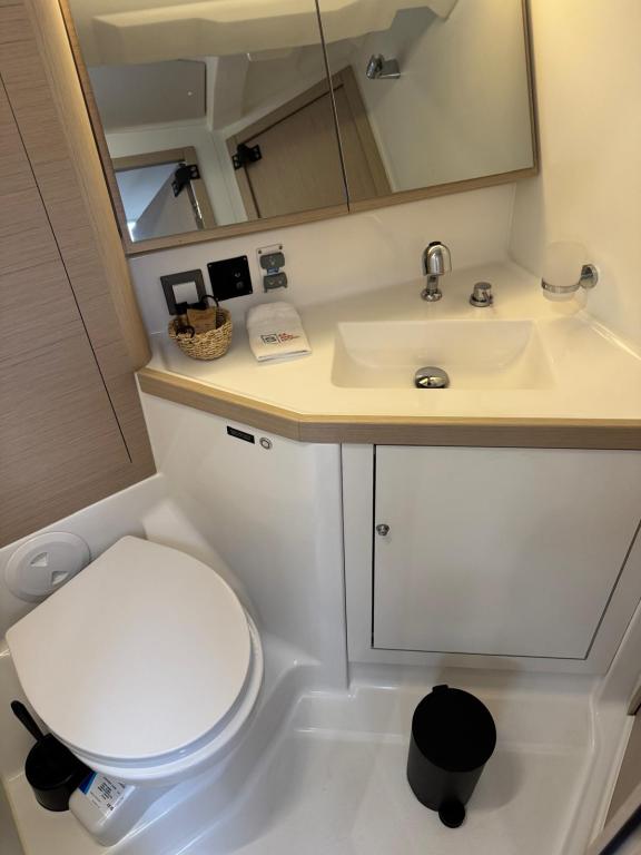 Image of Anse Soleil yacht #18