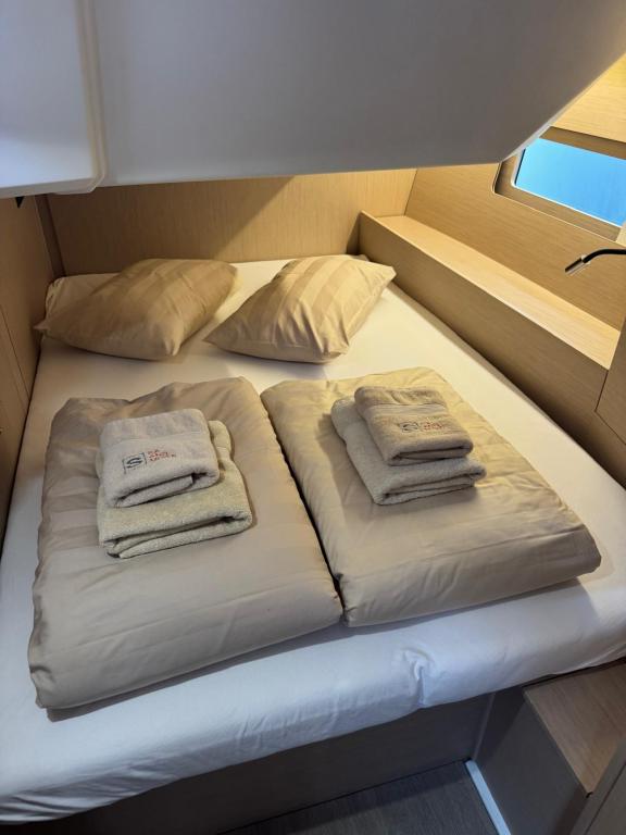 Image of Anse Soleil yacht #20