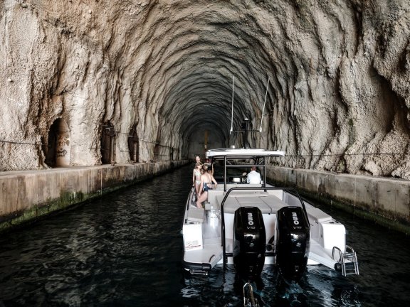 Image of Axopar 37 yacht #10