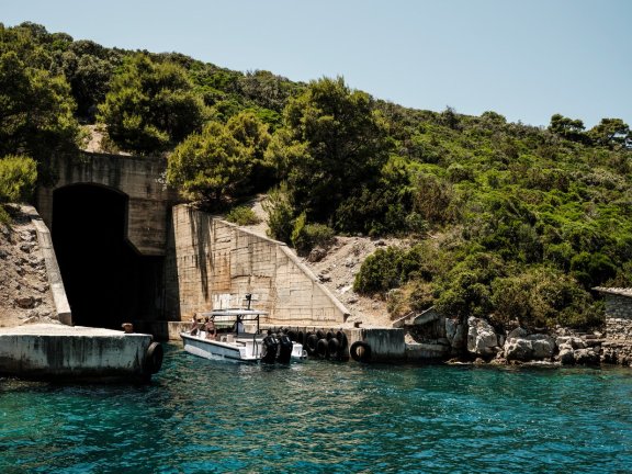 Image of Axopar 37 yacht #11