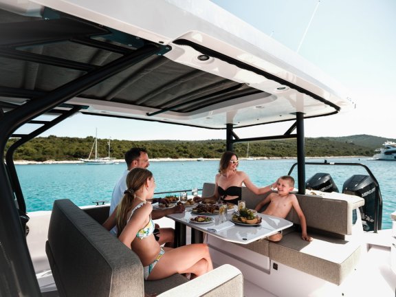 Image of Axopar 37 yacht #16