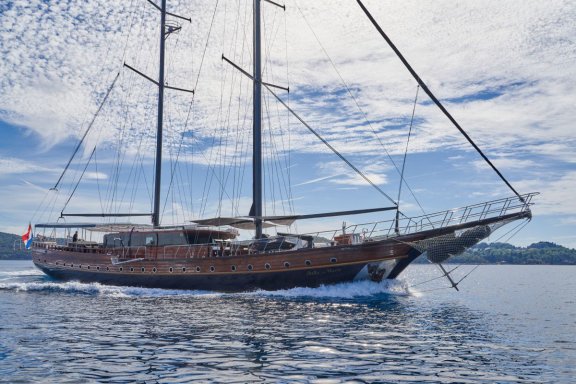 Image of Stella Maris yacht #14