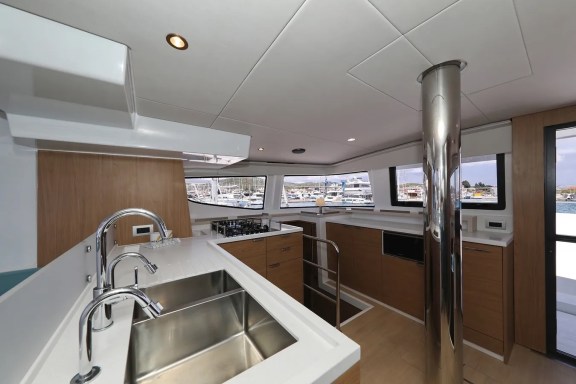 Image of Brain yacht #15