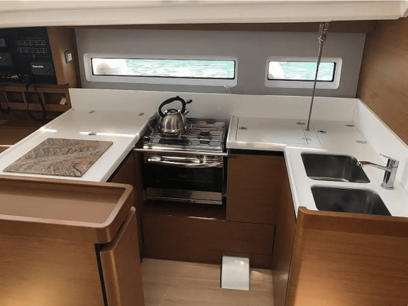 Image of Tikal III yacht #10