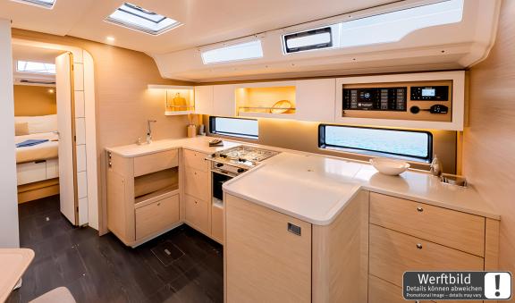 Image of Gimme! Gimme! yacht #10