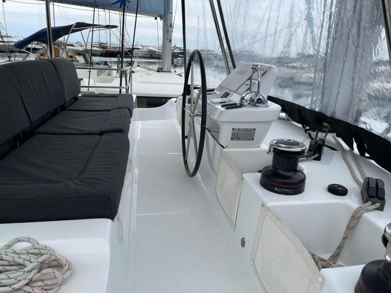Image of Silhouette yacht #6