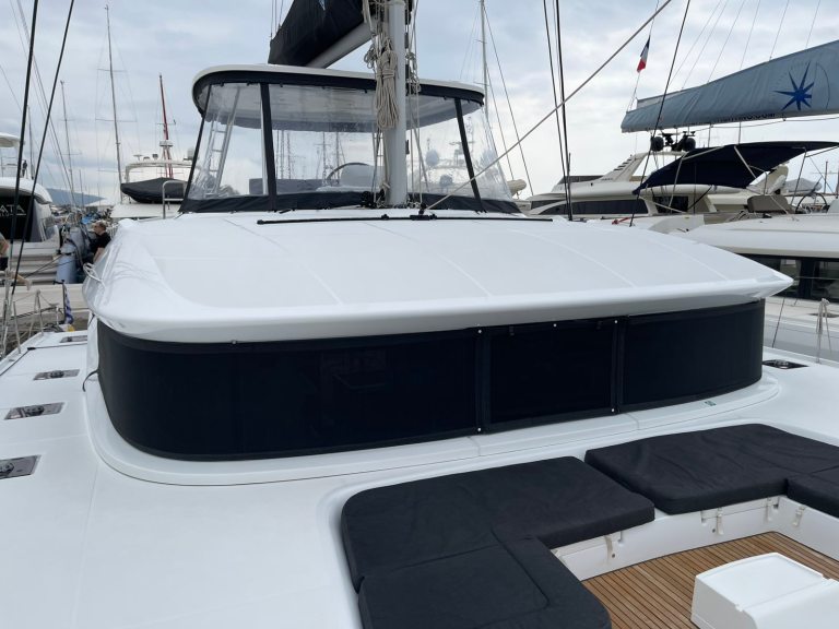 Image of Silhouette yacht #17