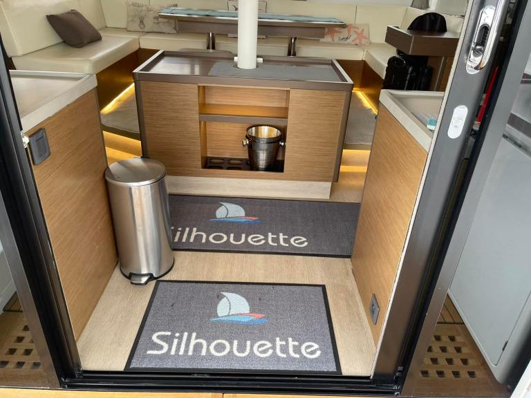Image of Silhouette yacht #21