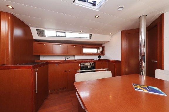 Image of Barbarella II yacht #18