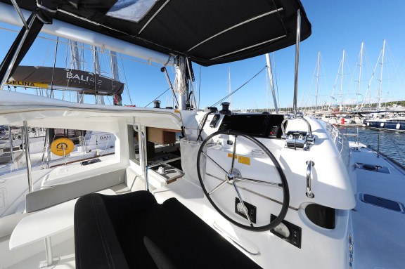 Image of Wild Cat yacht #9