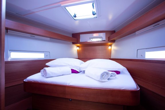 Image of Lana V yacht #16