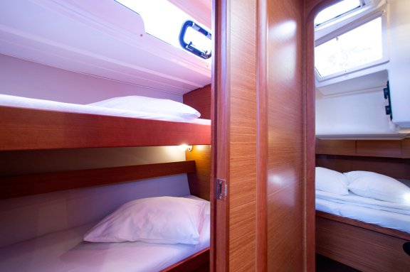 Image of Lana V yacht #18