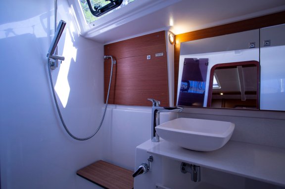 Image of Lana V yacht #19