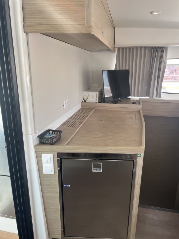 Image of Top Light yacht #13