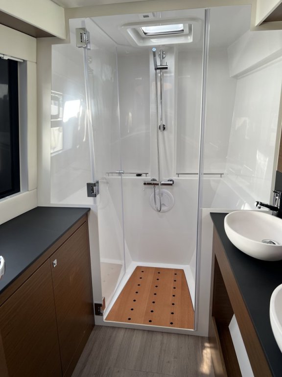 Image of Dream (cat) yacht #31