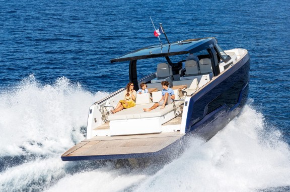 Image of Instant Crush yacht #11