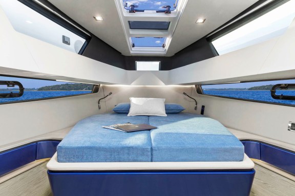 Image of Instant Crush yacht #27