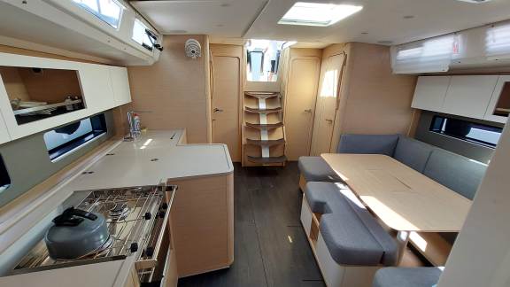 Image of Yin Yang yacht #8