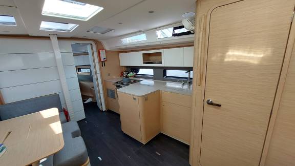 Image of Yin Yang yacht #9