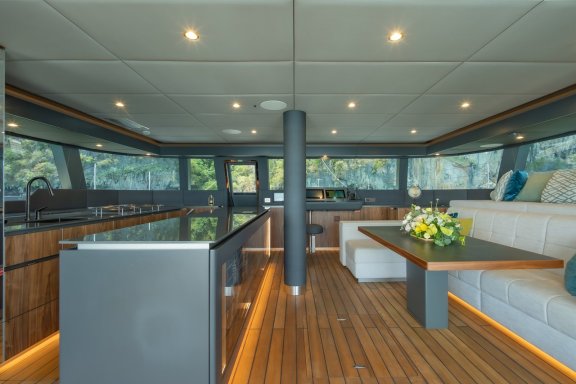 Image of E-Motion yacht #37