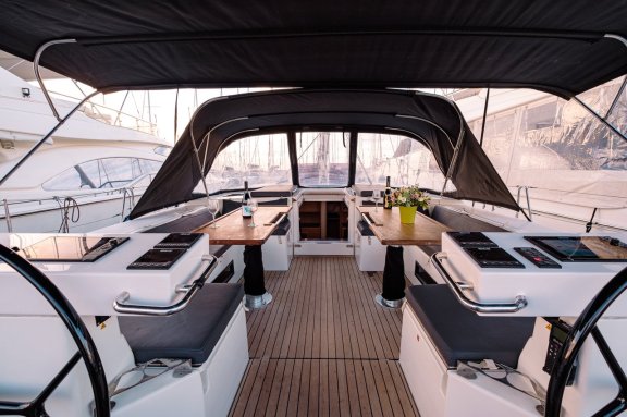 Image of Ghost yacht #6