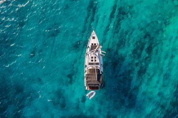 Image of Ghost yacht #9