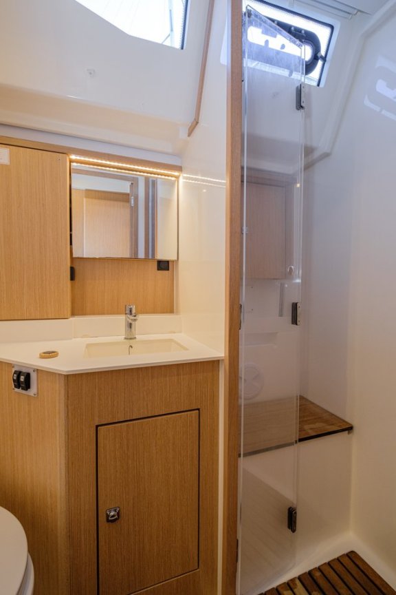 Image of Ghost yacht #28