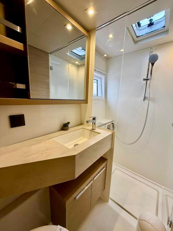 Image of No Limit II yacht #18