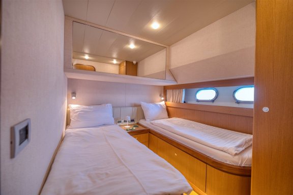 Image of M/Y Dominique yacht #33