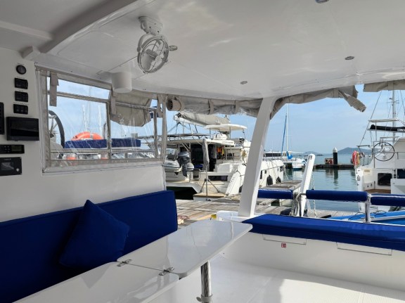 Image of Isle Phantom yacht #18