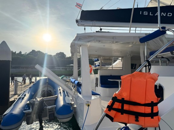 Image of Isle Phantom yacht #31