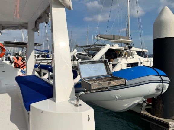 Image of Isle Phantom yacht #32