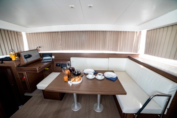 Image of il Vento yacht #18