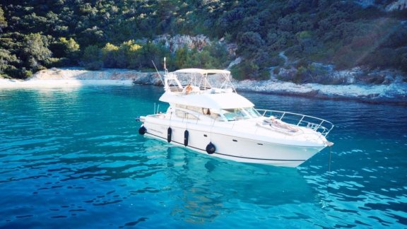 Image of Unplugged *2018 in charter yacht #5