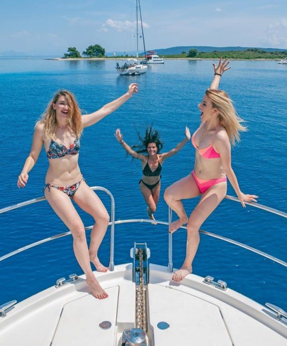 Image of Unplugged *2018 in charter yacht #13