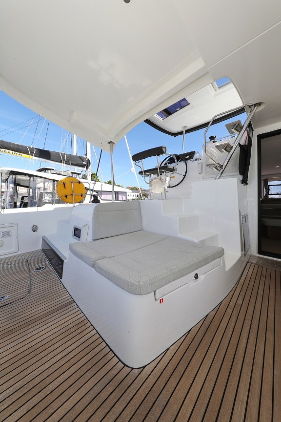 Image of Media Luna yacht #6