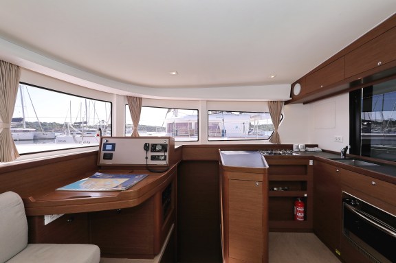 Image of Media Luna yacht #18