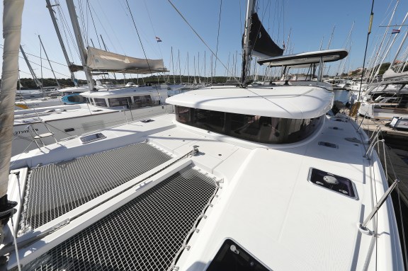 Image of Media Luna yacht #12
