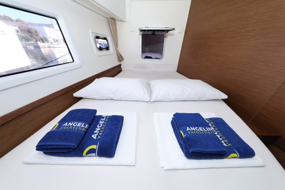 Image of Media Luna yacht #26