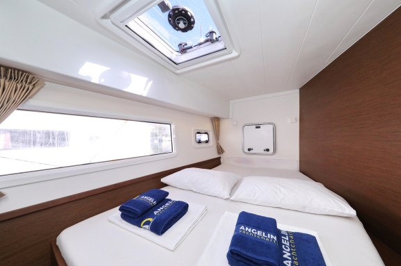 Image of Media Luna yacht #27