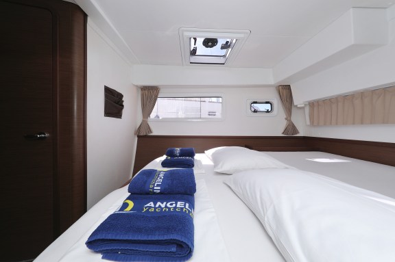 Image of Media Luna yacht #28